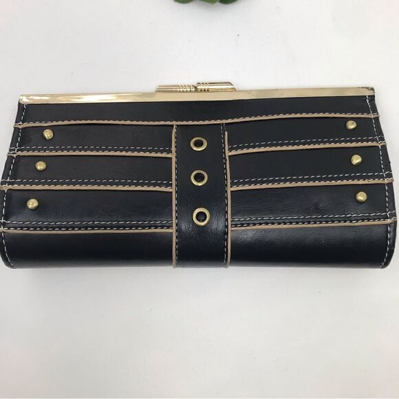 Bundle of 2 Brown and Black Grommet Clasp Clutches - Picture 7 of 16